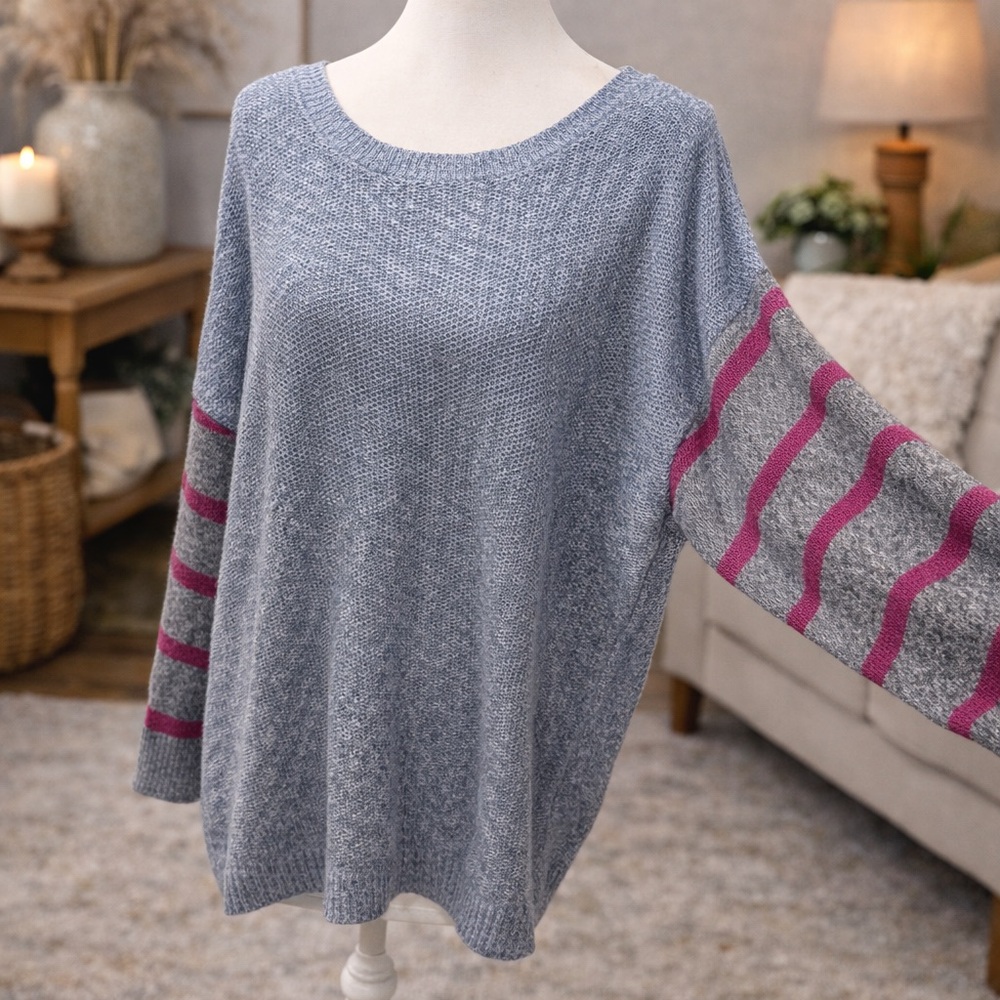 Elegant Gray Sweater with Pink Accents 1/2X